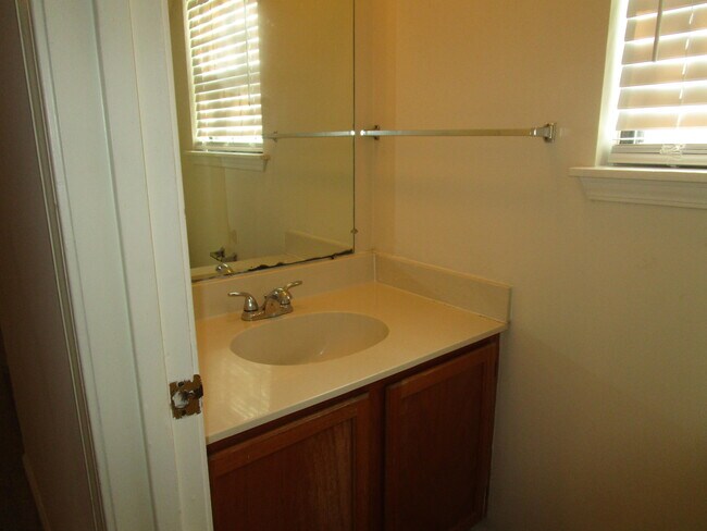 Building Photo - 690 Archdale Dr