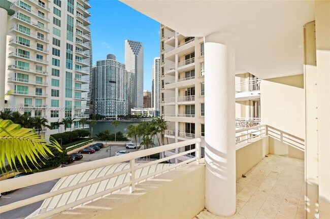 Building Photo - 888 Brickell Key Dr