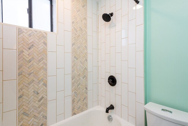 Building Photo - 23 Atlantic St