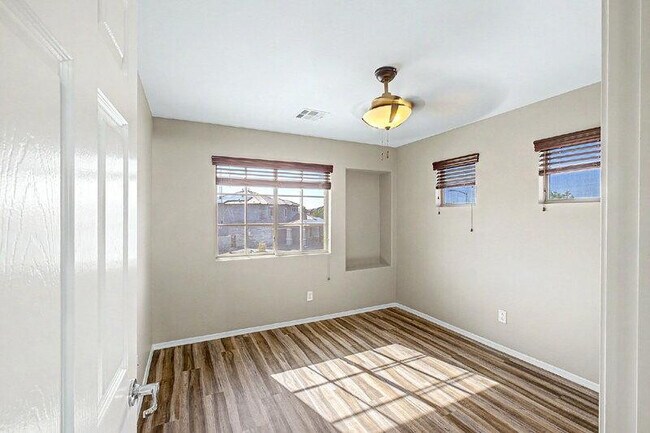 Building Photo - 16317 N 152nd Ave