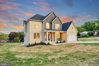 Building Photo - 1506 Bayview Dr