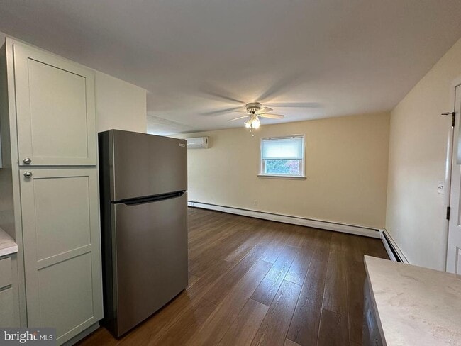 Building Photo - 623 Kriner Rd