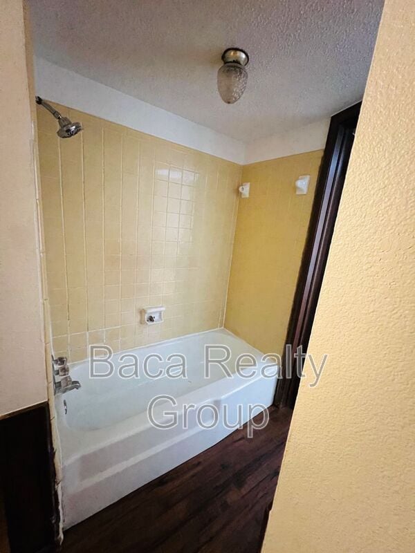 Building Photo - 2264 Donna Dr