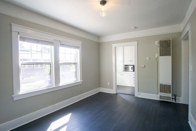 Building Photo - 7437 N Saint Louis Ave