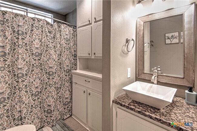 Building Photo - 1667 Primrose Trail