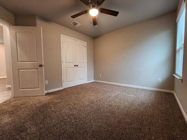 Building Photo - "Beautiful 3 Bedroom, 2 Bathroom Home for ...