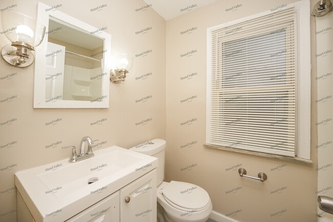 Building Photo - 4246 Wilmington Rd