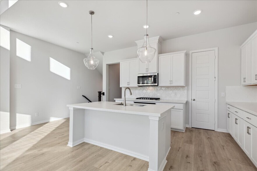 Building Photo - 4157 Willow Pond Dr