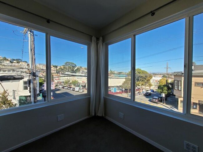 Building Photo - 2 bedroom in San Francisco CA 94114