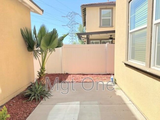 Building Photo - 6072 Sendero Ave