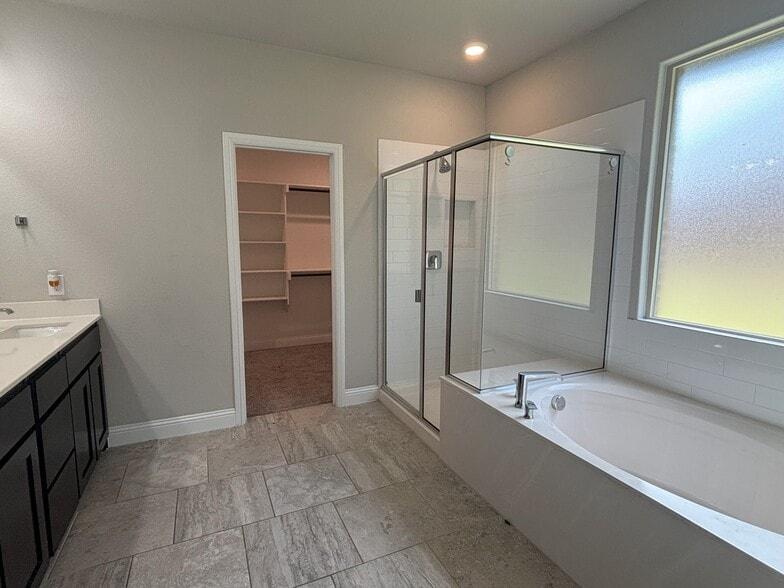 Primary Bath - 702 Audrey Ln