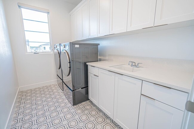 Building Photo - Luxury Smart Home with Green Belt Views in Tesoro Highlands!