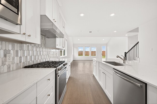 Building Photo - 31838 Blossom Ln