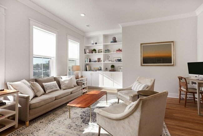 Building Photo - 1515 Martel St