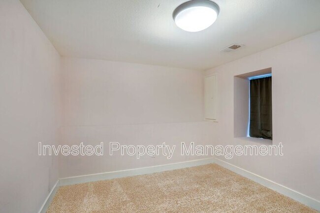 Building Photo - 2820 Josephine St