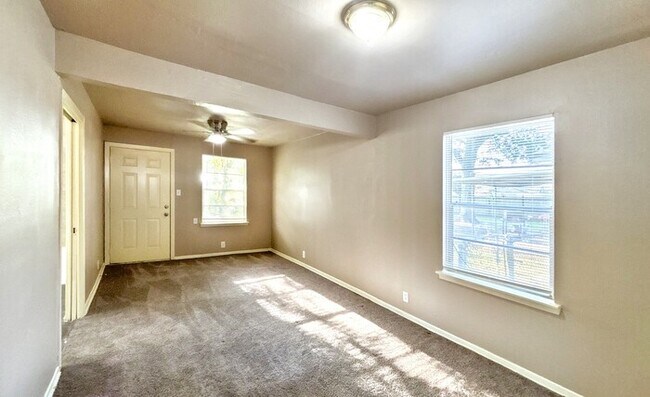Building Photo - 5826 Burr Oak Dr