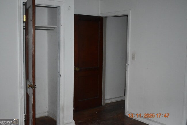 Building Photo - 3189 Somerset Dr