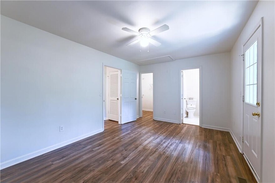 Building Photo - 1697 Cedar Bluff Way