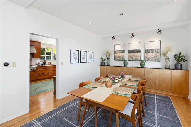 Building Photo - 180 St Germain Ave