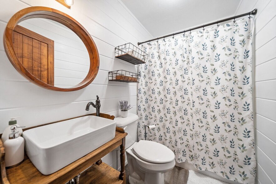 Building Photo - 502 Liberty St