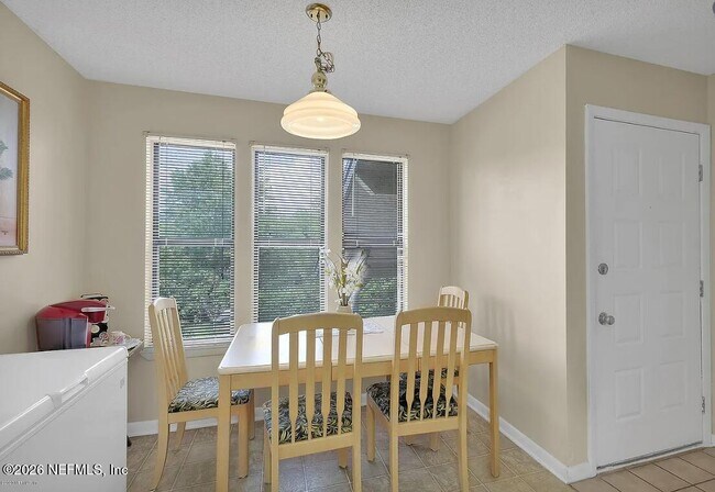 Building Photo - 5615 San Juan Ave