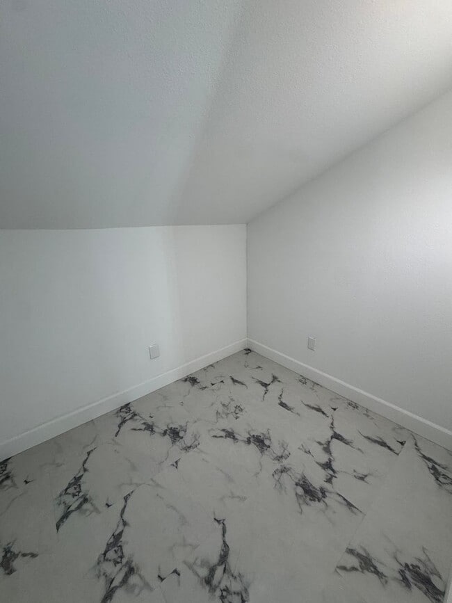Building Photo - All Remodeled Rancho San Diego Home
