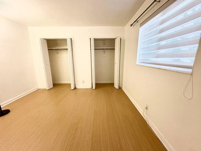 Building Photo - 1733 Mayo St