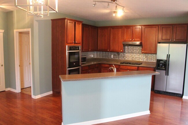 Building Photo - Spacious 5 Bedroom Home in Avon Schools!