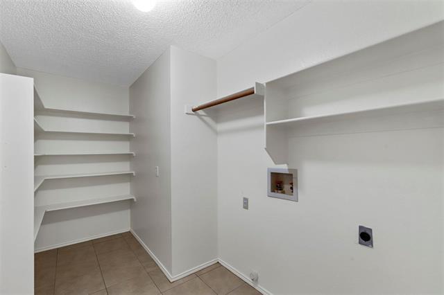 Building Photo - 2804 Monthaven Dr
