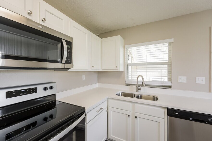 Building Photo - 13115 Caribbean Blvd