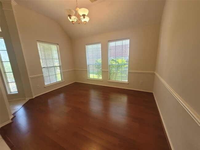 Building Photo - 3606 Chesapeake Ct