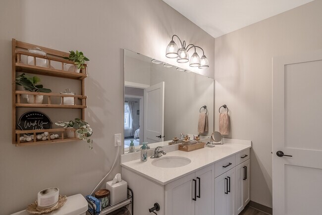 Building Photo - 1570 Stadium Ln