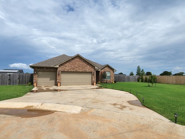 Building Photo - 10905 Marion Dr