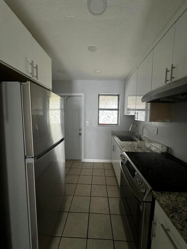 Building Photo - 518 Avenue I