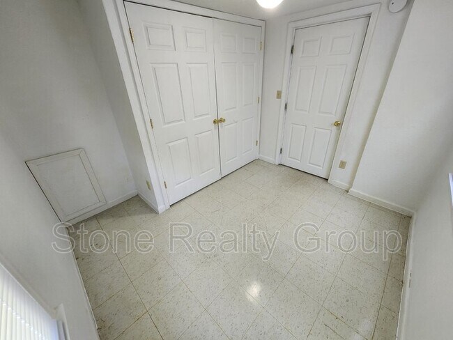 Building Photo - 512 N Virginia St