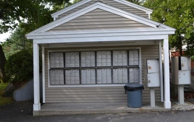 Building Photo - 369 Aiken Ave