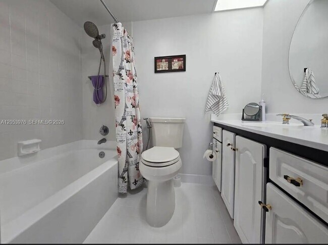Building Photo - 1103 Bahama Bend