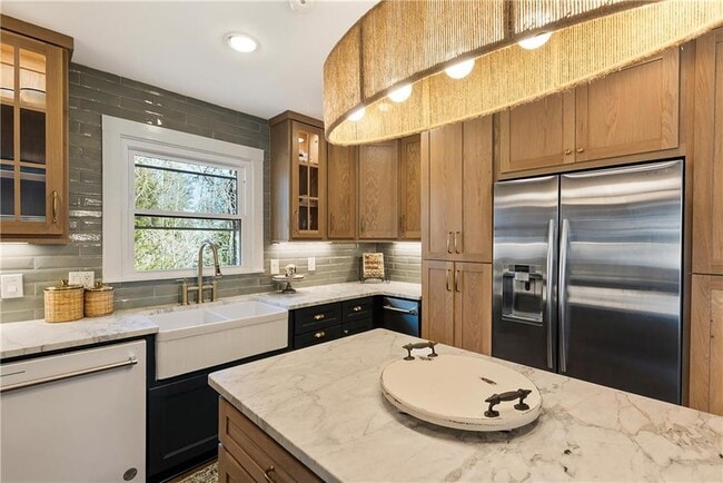 Building Photo - 4035 Lacey Dr