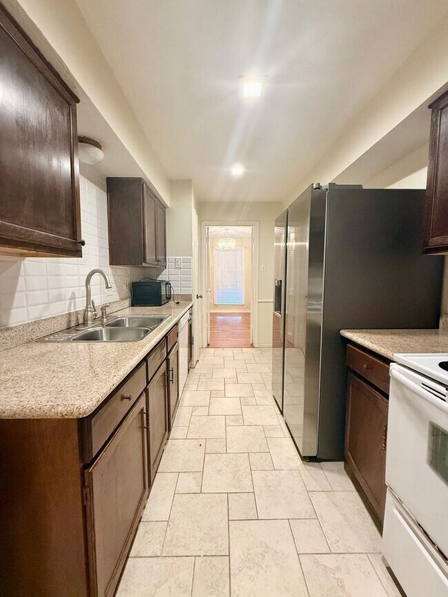 Building Photo - Charming one story Condo in Post Oak