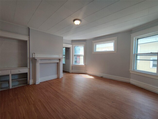 Building Photo - 85 N Hamilton St