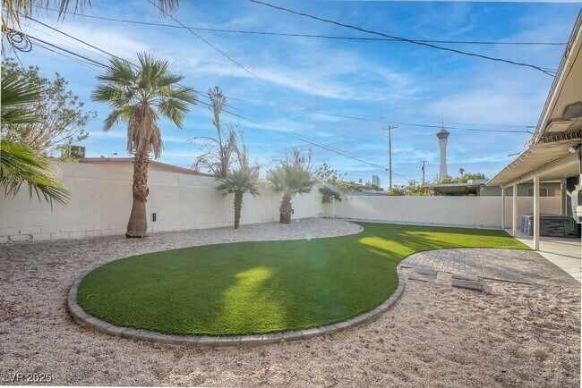 Building Photo - 908 Bonita Ave