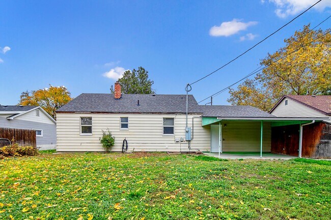 Building Photo - 2bd/1b Boise Bench Home!