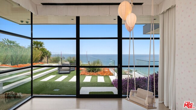 Building Photo - 5012 Carbon Beach Terrace