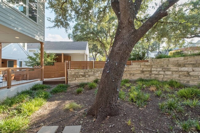 Building Photo - 3109 Aldwyche Dr