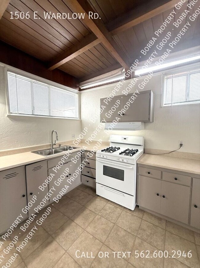 Building Photo - 1506 E Wardlow Rd