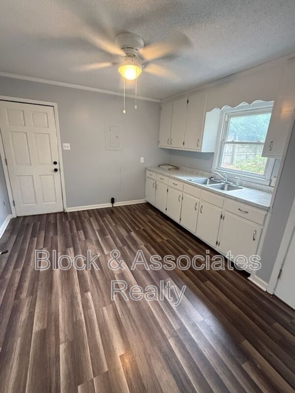 Building Photo - 170 New Salem Rd