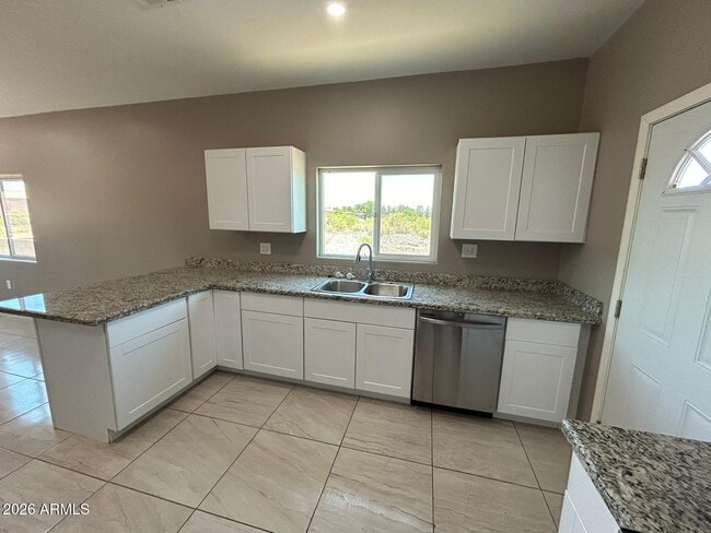 Building Photo - 2742 N Washington Ave