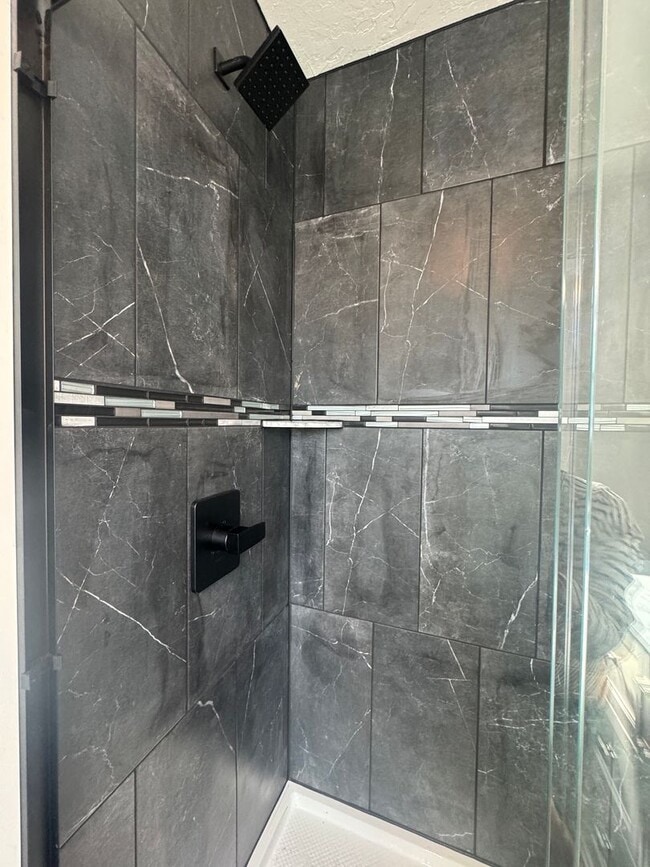 Building Photo - 304 S 2nd St