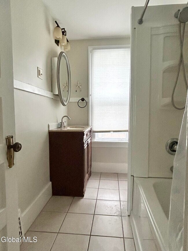 Building Photo - 1204 19th St