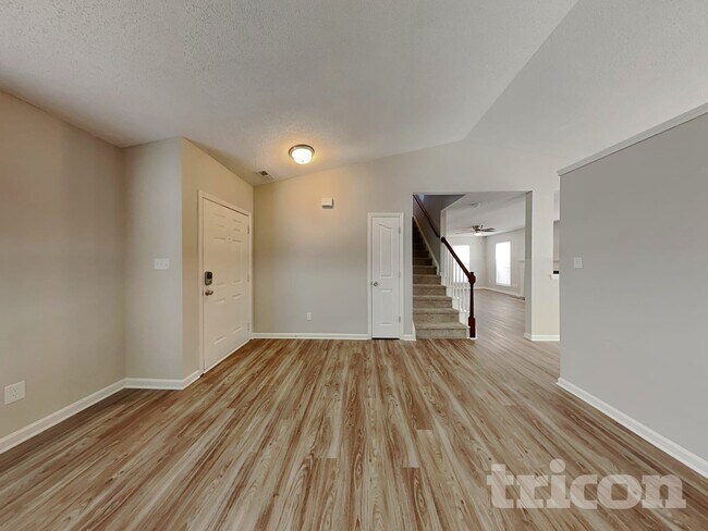 Building Photo - 2009 Fort Manden Dr